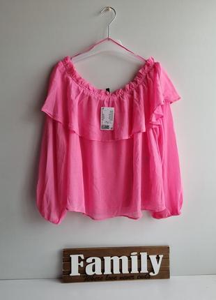 Блузка с открытими плечами