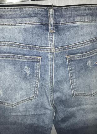 Продам  модные бойфренды джинсы с вышитым принтом хит сезона весна  2024 фирма heine8 фото