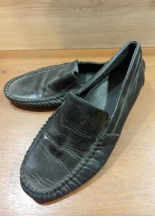 Шкіряні мокасини.