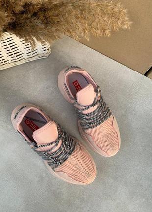 Женские стильные кроссовки на шнурках цвет пудра розовые3 фото
