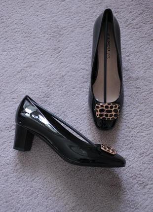 Женские черные туфли лаковые классика на каблуке 6см4 фото