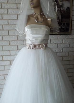 Дуже красиве ,супер якість, багатоярусне, вінтаж, класика ,весільна сукня s -m2 фото