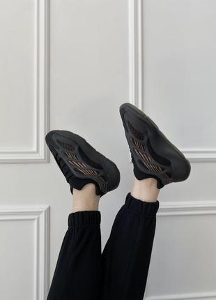 Женские стильные весенние кроссовки adidas yeezy 700 v3 clay brown9 фото