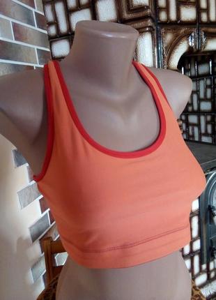 Класний спортивний топ