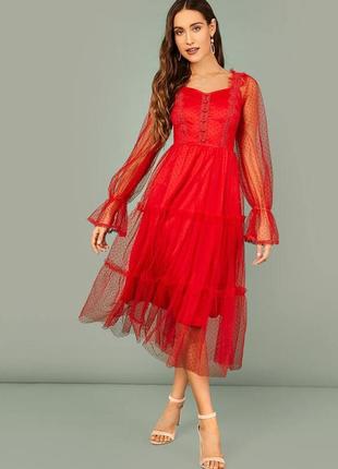 Красное фатиновое ярусное платье миди с прозрачными объемными рукавами
