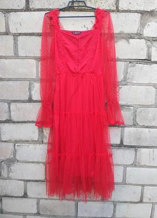 Червоне фатиновое ярусну плаття міді з прозорими об'ємними рукавами3 фото