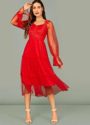 Красное фатиновое ярусное платье миди с прозрачными объемными рукавами10 фото
