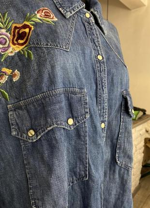 Джинсова куртка з вишитими квітами джинсовая куртка с вышитыми цветами5 фото