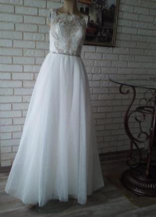 Весільна сукня зі шлейфом з нової колекції. s -m2 фото