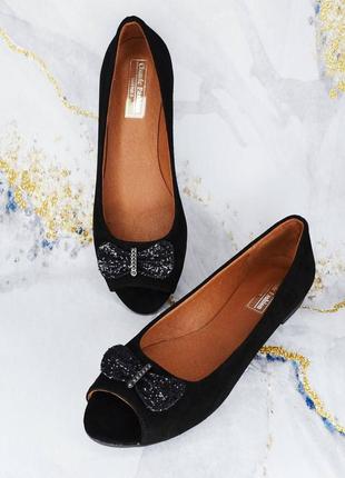 Балетки из натуральной замши с открытыми пальчиками с бантиком