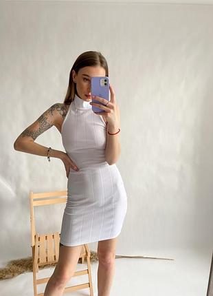 Сукня відкрита спина біла prettylittlething