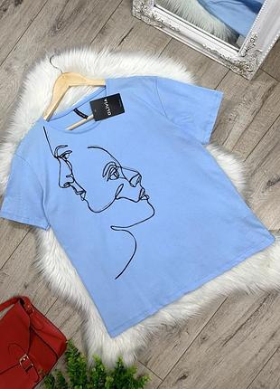 Футболка украшенная камнями