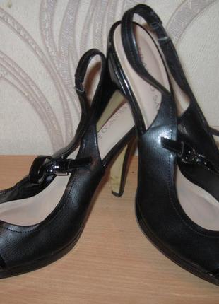 Продам шкіряні туфлі фірми franco sarto 40 розміру.