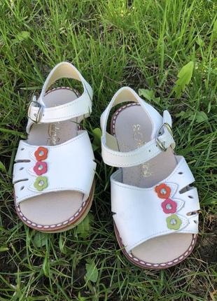 Дитячі шкіряні  босоніжки 20,23,24 розміру 3