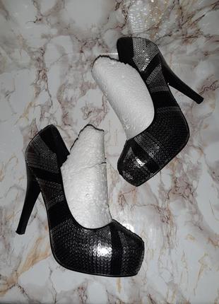 Серебристо-чёрные блестящие туфли в пайетках на каблуке5 фото