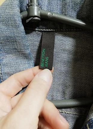 Курточка джинсовая известного бренда.3 фото