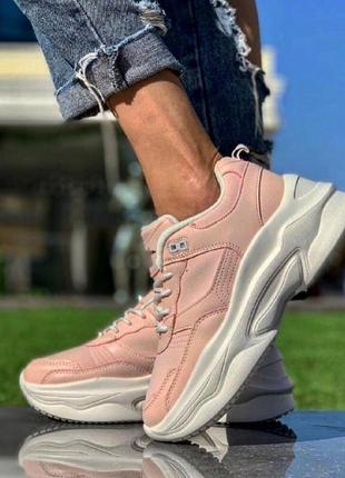 Жіночі кросівки світло рожеві3 фото