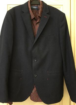 Чоловічий піджак