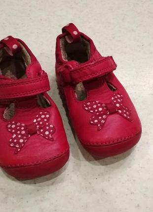 Шкіряні туфельки пінетки clarks