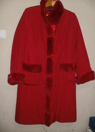 Червоне пальто жіноче1 фото
