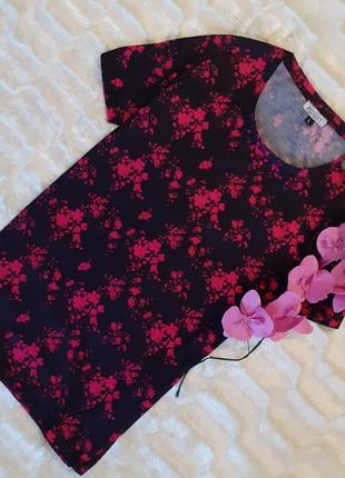 Футболка в квітковий принт від esprit