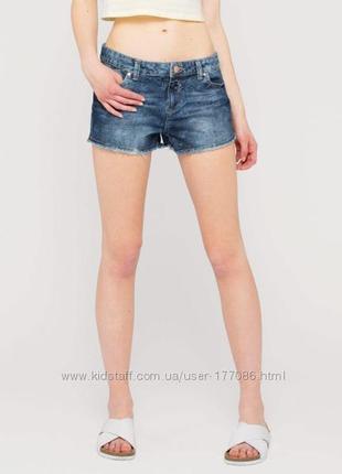 Джинсовые шорты с печатным рисунком