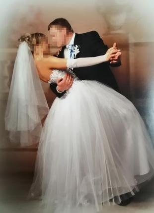 Весільну сукню, зріст 165-175 см, m-l