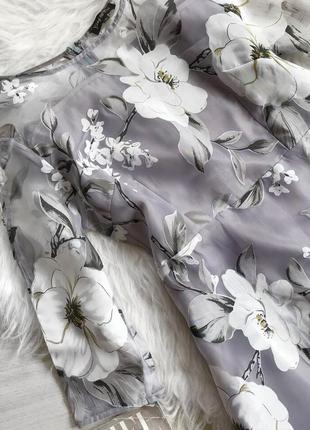 Ніжне делікатне сукню в квітковий принт з органзи5 фото