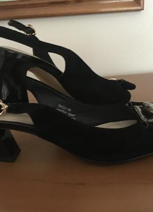 Відкриті босоніжки,р. 37 maria moro