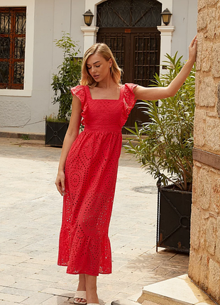 Приталенное платье-макси