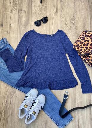 Кофтинка з рюшами по низу