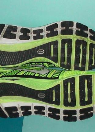 Nike structure 16 - бігові кросівки8 фото