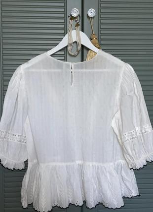 Блузка zara с ажурной вышивкой и пышным рукавом2 фото