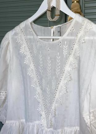 Блузка zara с ажурной вышивкой и пышным рукавом4 фото