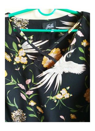 Красивая удлиненная туника блуза в цветочный принт черная кофточка жіноча3 фото