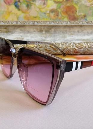 Стильные прозрачно розовые брендовые женские солнцезащитные очки 20212 фото