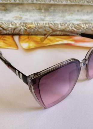 Стильные прозрачно розовые брендовые женские солнцезащитные очки 20213 фото
