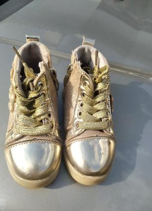Золотті черевички зквітами та підсвіткою / золоті кросівки нарядние2 фото