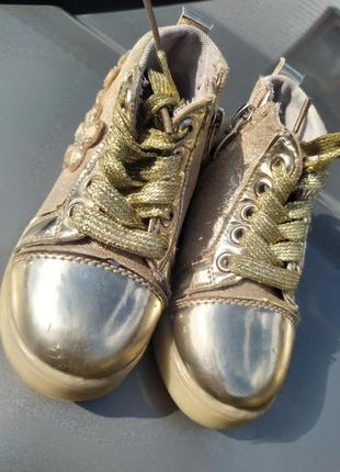 Золотті черевички зквітами та підсвіткою / золоті кросівки нарядние4 фото