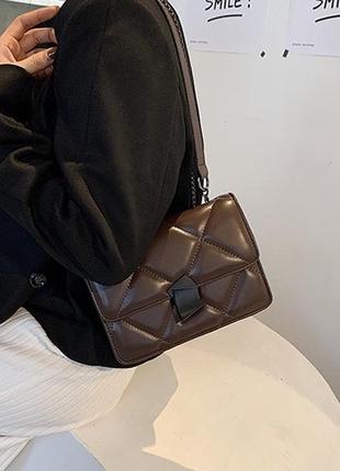 Женская кожаная стеганая коричневая сумка