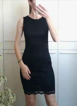 Черное кружевное облегающее платье с открытой спинкой 🌺
