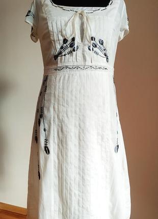 Дизайнерское платье вышито бисером от rützou
