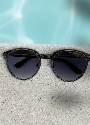 Стильные женские солнцезащитные очки