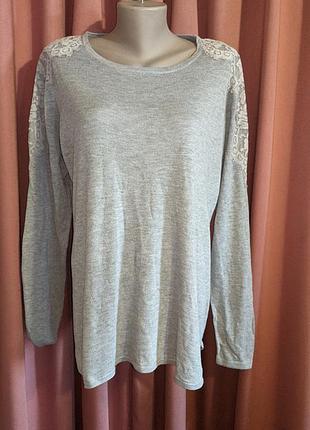 Тонкий светрик з обробкою мереживом