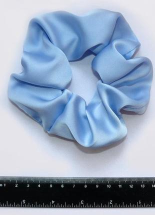 Резинка шелковая для волос, голубая2 фото