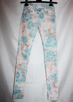 Летние джинсы скинни стрейч голубо розовая цветочная пастель xs/s италия4 фото