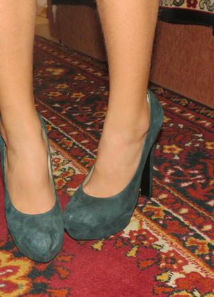 Туфли, новые, привезены из ливана. высокий подьем , 39 р . фирма fraga
