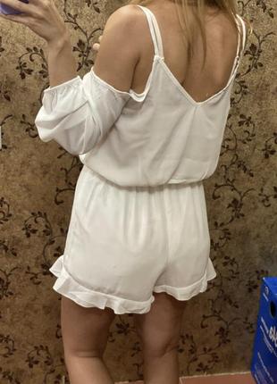 Белый летний ромпер шорты с открытии плечами2 фото
