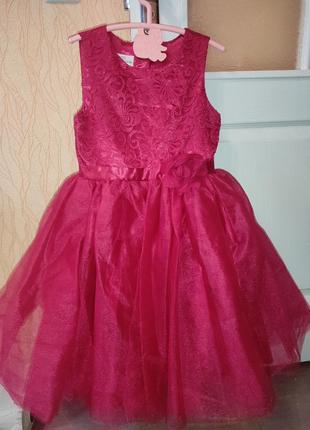 Нарядное платье