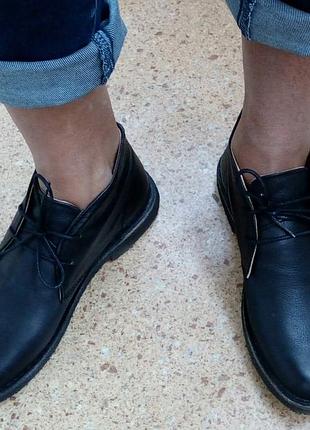 Стильные фирменные кожанные ботинки kickers.